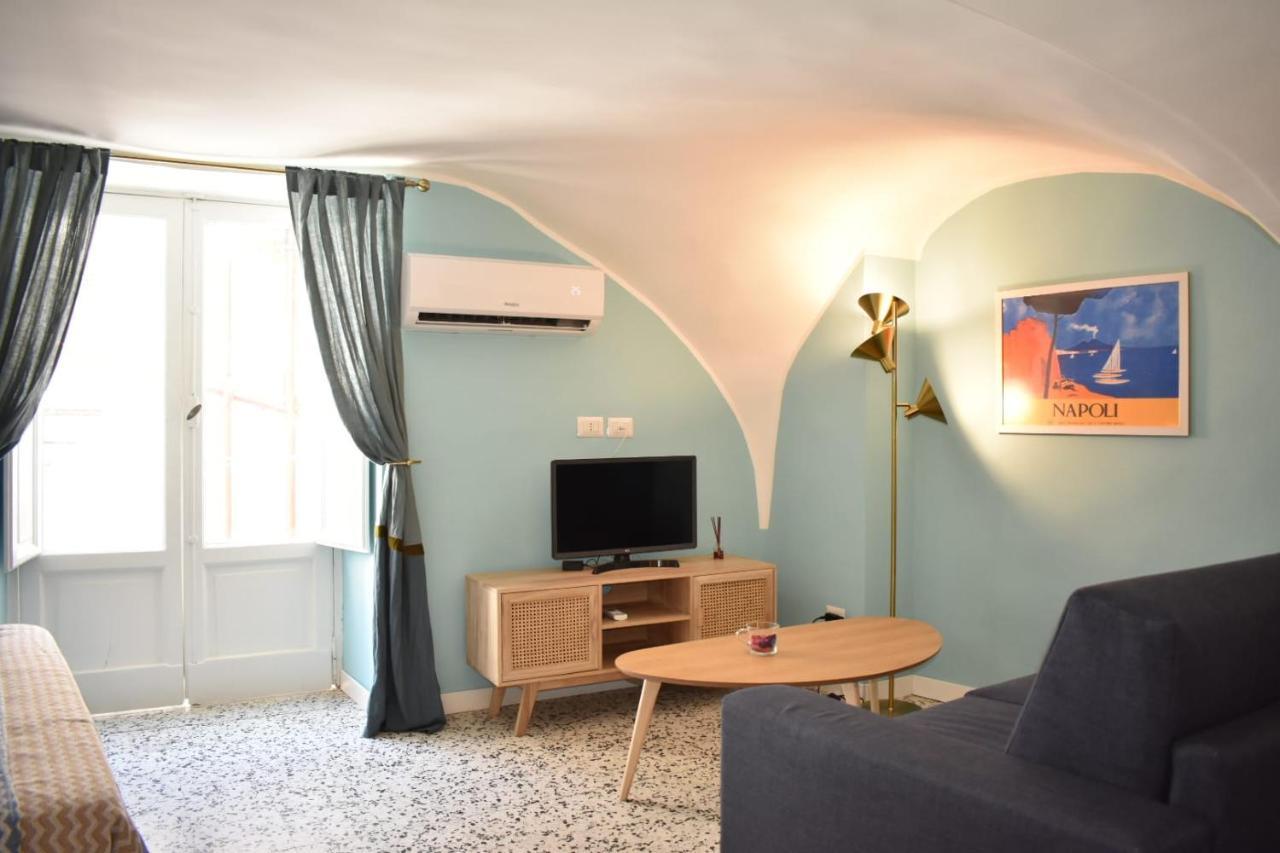 La Casa Sul Teatro Apartment เนเปิลส์ ภายนอก รูปภาพ